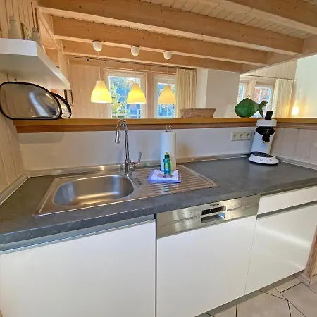 Ferienhaus Fischerwiege Mit Terrasse Baabe